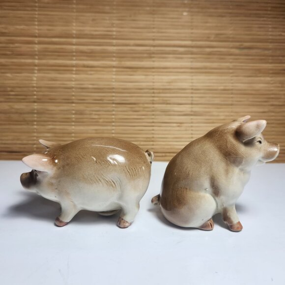 Vintage Pig Salt and Pepper Shakers Made in Japan 1982 Farmhouse Kitchen - Picture 7 of 14